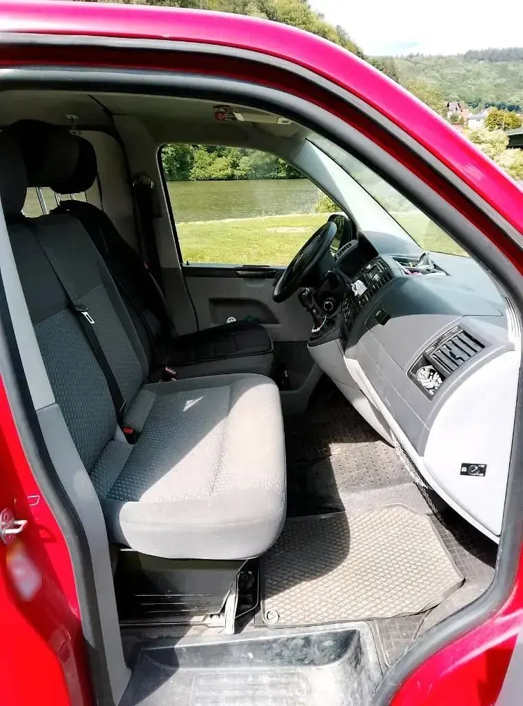 Używany VW Transporter 102 KM (75 kW) 2012 Czerwony Van