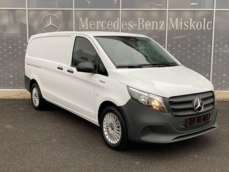 Weiß Gebraucht 2025 Mercedes e-Vito Van / Kleinbus | 41.899 € (Teuer) - Bild 1/4