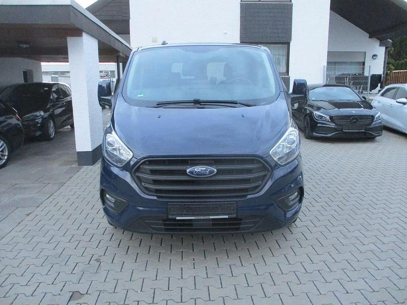 Second-hand Ford Transit Custom 131 CP (96 kW) 2020 Albastru Monovolum
