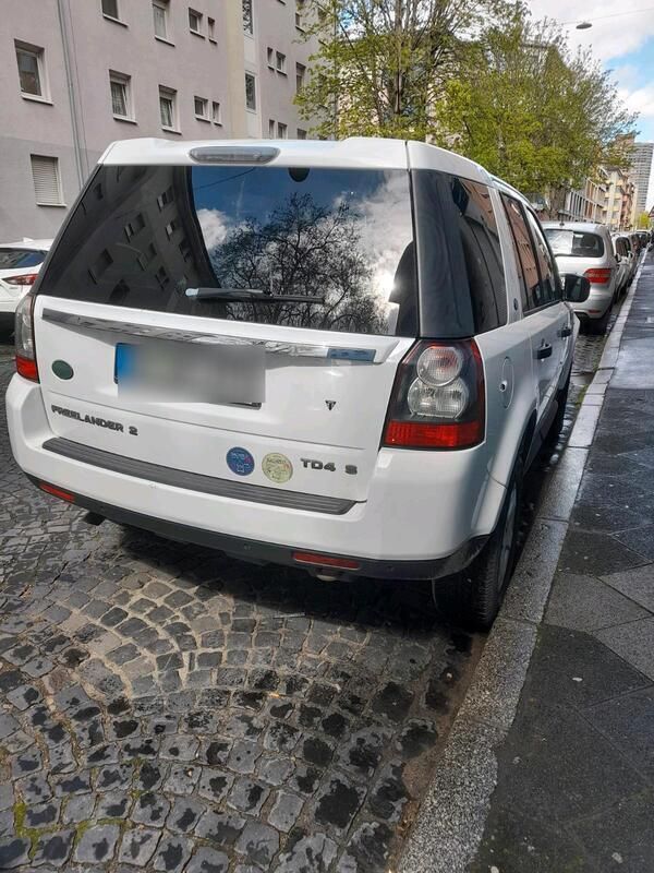 Weiß Gebraucht 2011 Land Rover Freelander 2 SUV | 8.700 € (Teuer) - Bild 1/4