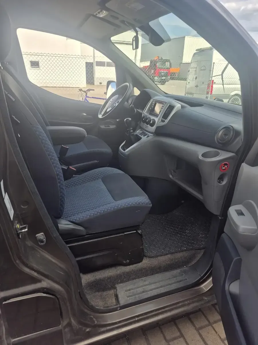 Gebraucht Nissan Evalia 2015 Braun Van / Kleinbus