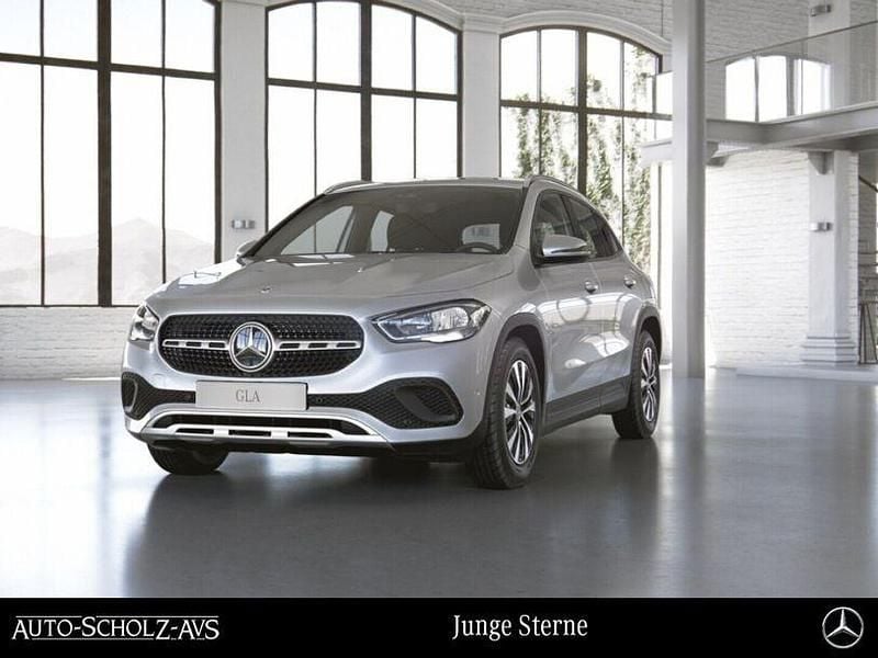 Gebraucht Mercedes GLA200 150 PS (110 kW) 2022 Silber SUV