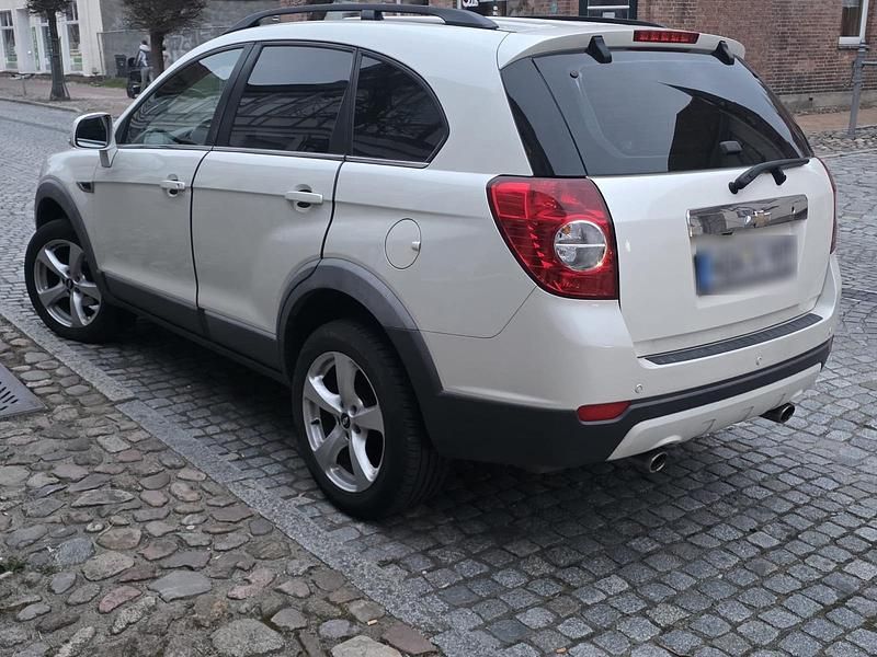 Gebraucht Chevrolet Captiva 167 PS (122 kW) 2011 Weiß SUV