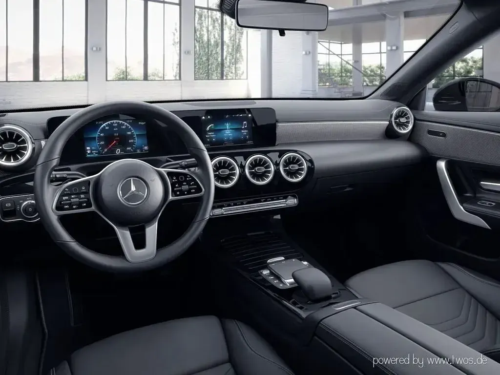 Gebraucht Mercedes CLA250e Progressive 160 PS (117 kW) 2023 Schwarz Coupé