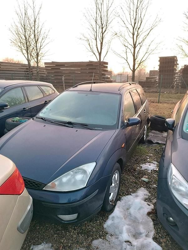 Blau Gebraucht 2002 Ford Focus Kombi | 349 € (Superpreis) - Bild 1/4