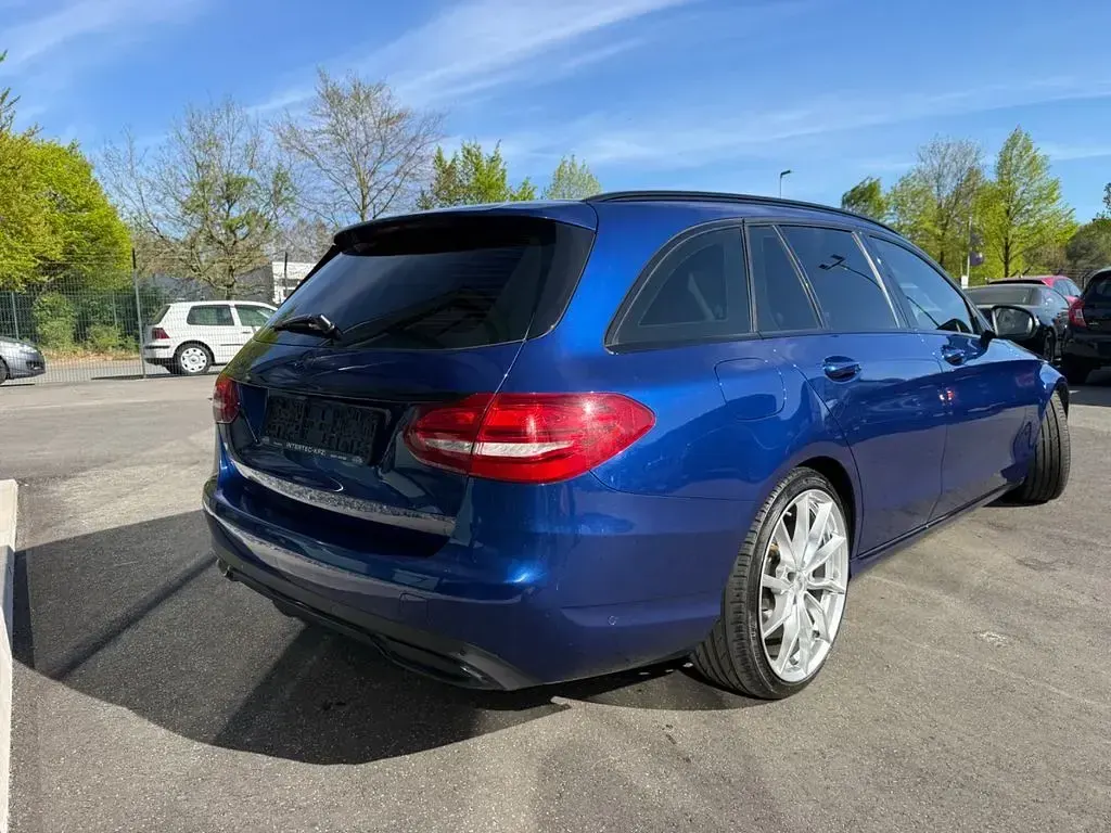 Gebraucht Mercedes C250 204 PS (150 kW) 2018 Blau Limousine