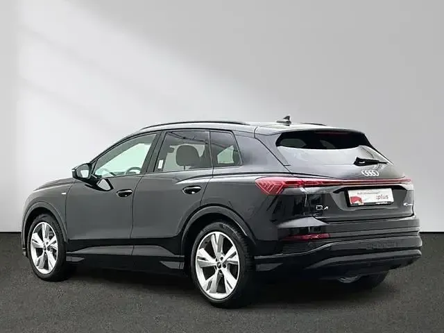 Używany Audi Q4 e-tron Performance 150 kW (204 KM) 2023 Czarny SUV