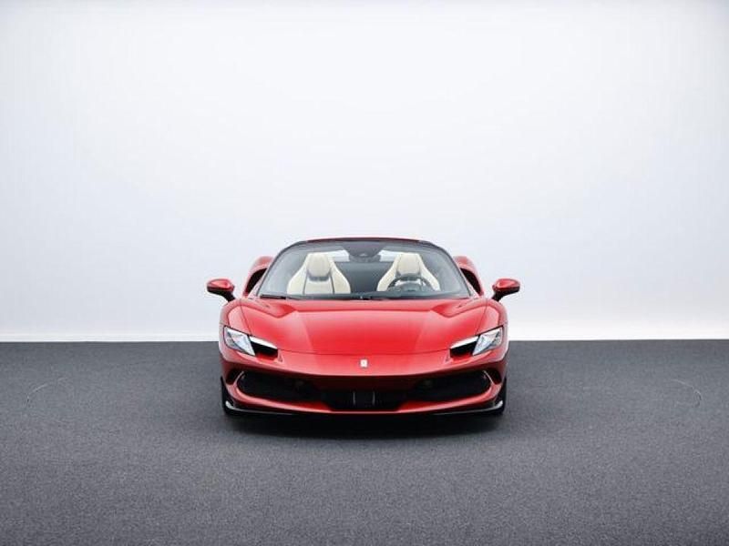 Gebraucht Ferrari 296 829 PS (609 kW) 2023 Rosso imola Cabrio