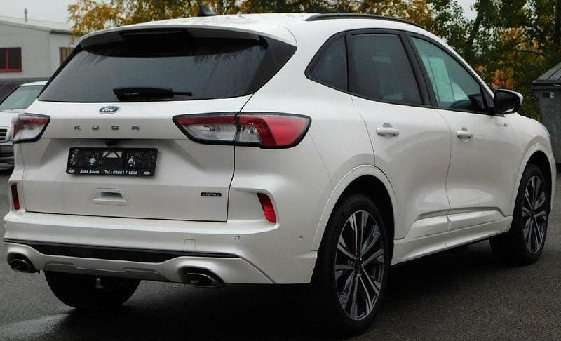 Gebraucht Ford Kuga ST-Line X 152 PS (111 kW) 2022 Weiß SUV