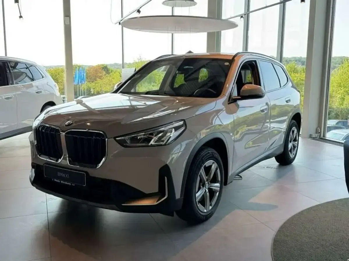 Neu BMW X1 150 PS (110 kW) 2026 Grau SUV
