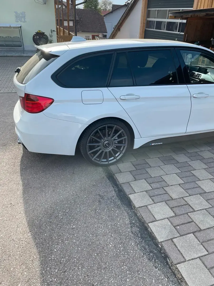 Używany BMW 320 Performance 184 KM (135 kW) 2013 Biały Kombi