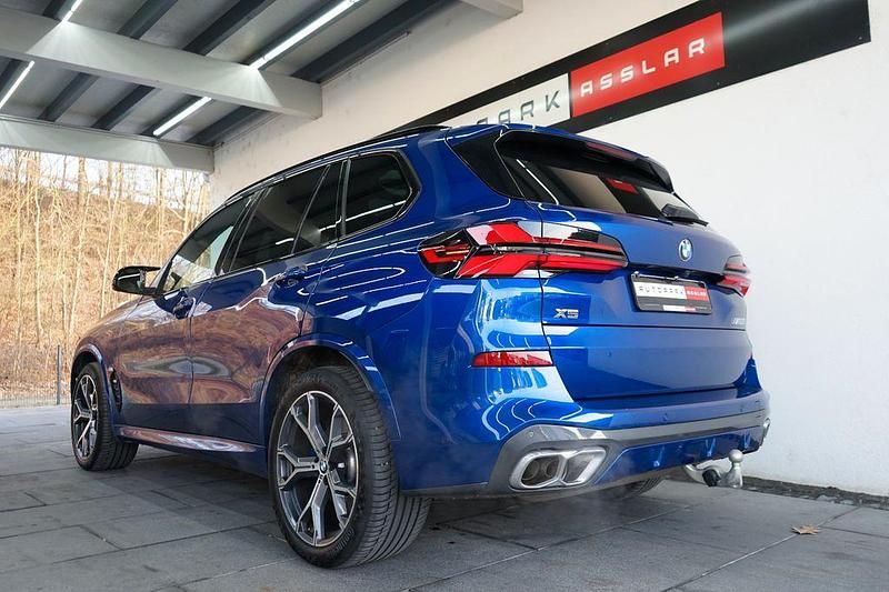 Gebraucht BMW X5 M Sport 530 PS (389 kW) 2024 Blau SUV