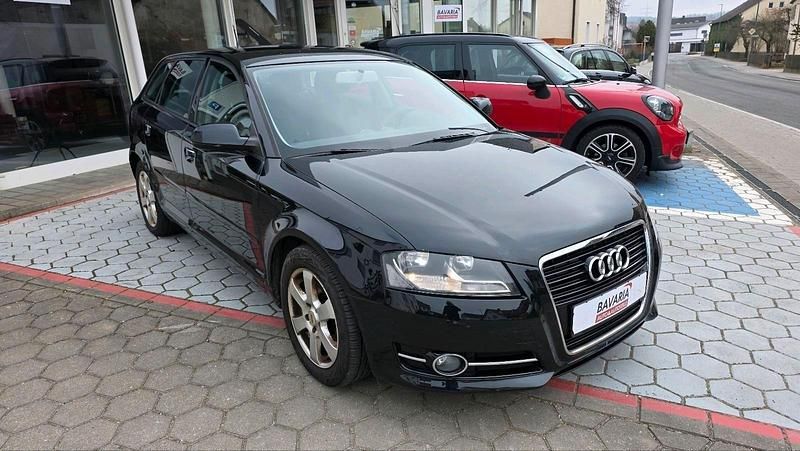 Gebraucht Audi A3 105 PS (77 kW) 2011 Schwarz Kleinwagen