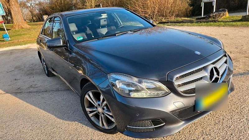 Gebraucht Mercedes E220 Avantgarde 170 PS (125 kW) 2014 Grau Limousine