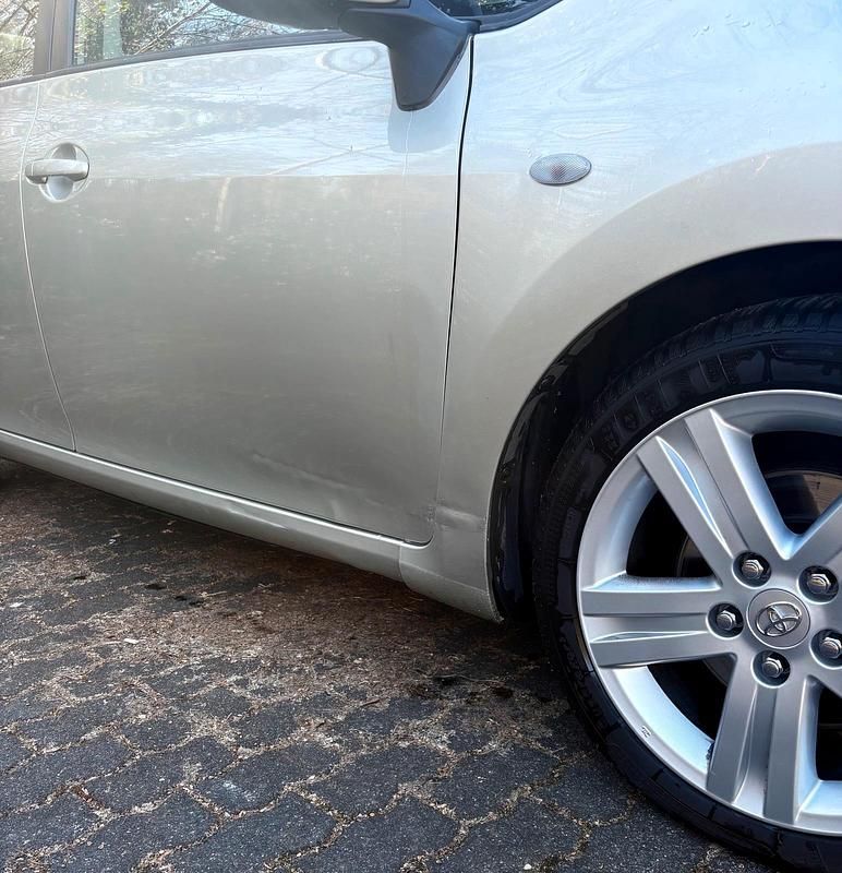 Gebraucht Toyota Auris 180 PS (132 kW) 2008 Silber Kleinwagen