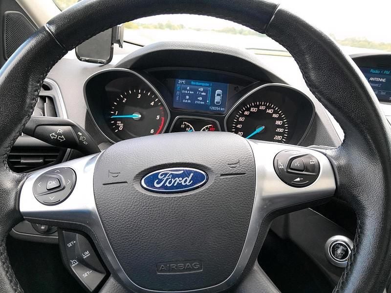 Gebraucht Ford Kuga 150 PS (110 kW) 2015 Schwarz SUV