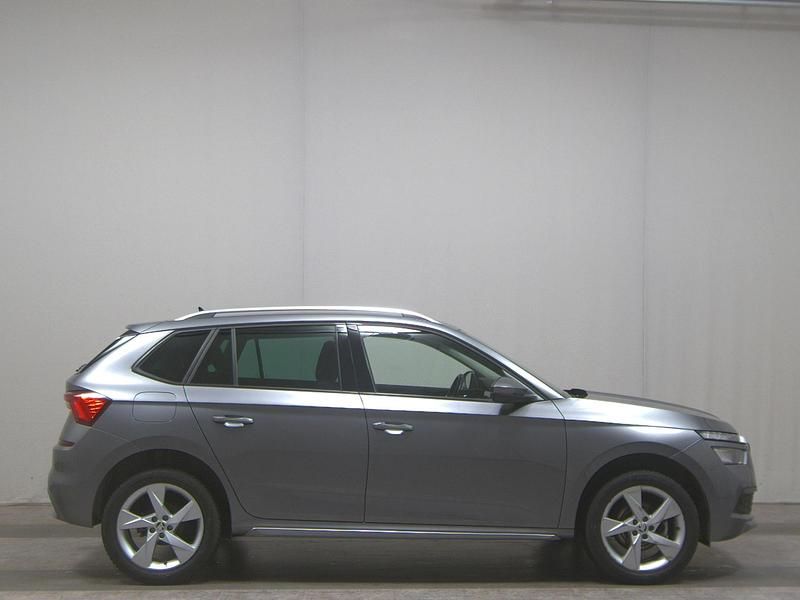 Grau Gebraucht 2023 Skoda Kamiq Style SUV | 16.980 € - Bild 1/4