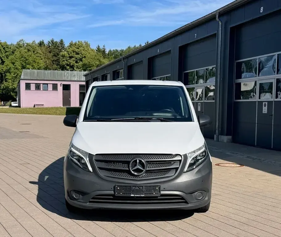 Gebraucht Mercedes Vito 190 PS (139 kW) 2019 Weiß Van