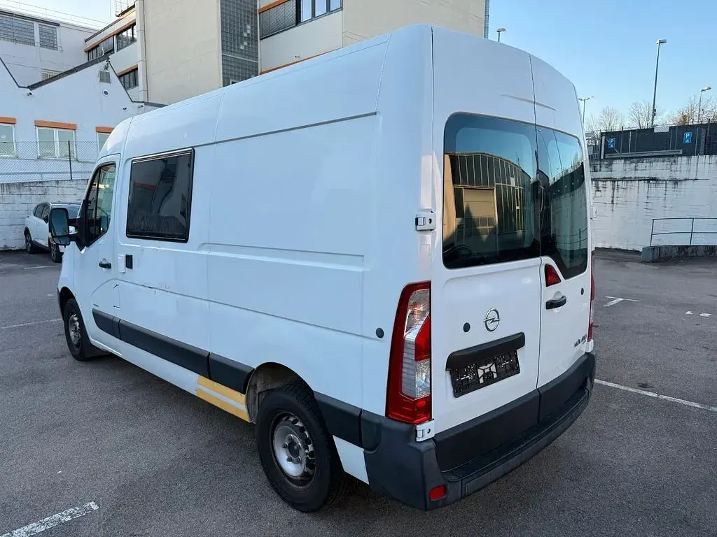 Gebraucht Opel Movano 131 PS (96 kW) 2017 Weiß Van / Kleinbus