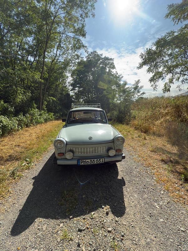 Andere farben Gebraucht 1989 Trabant 601 Kombi | 6.500 € - Bild 1/4