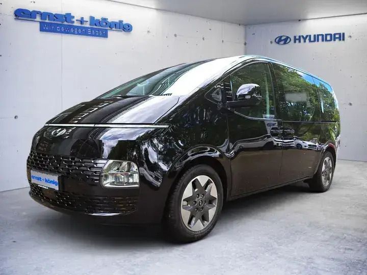 Abyss black Gebraucht 2024 Hyundai Staria Trend Van | 46.490 € (Fairer Preis) - Bild 1/4