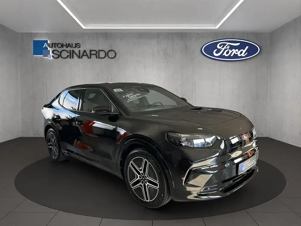 Używany Ford Capri Premium 250 kW (340 KM) 2025 Czarny SUV
