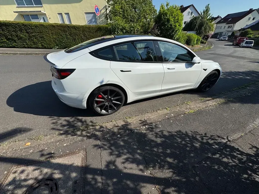 Gebraucht Tesla Model 3 377 kW (513 PS) 2022 Weiß Limousine