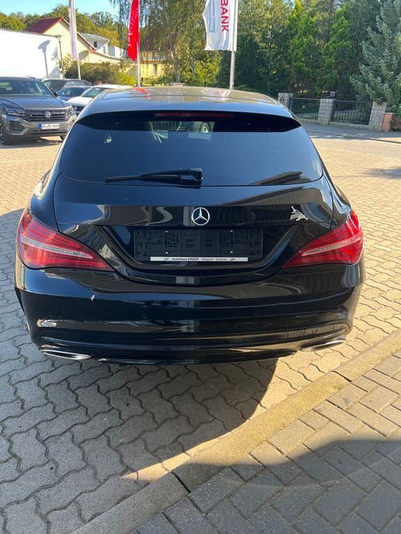 Gebraucht Mercedes CLA220 Shooting Brake 177 PS (130 kW) 2017 Schwarz Kombi