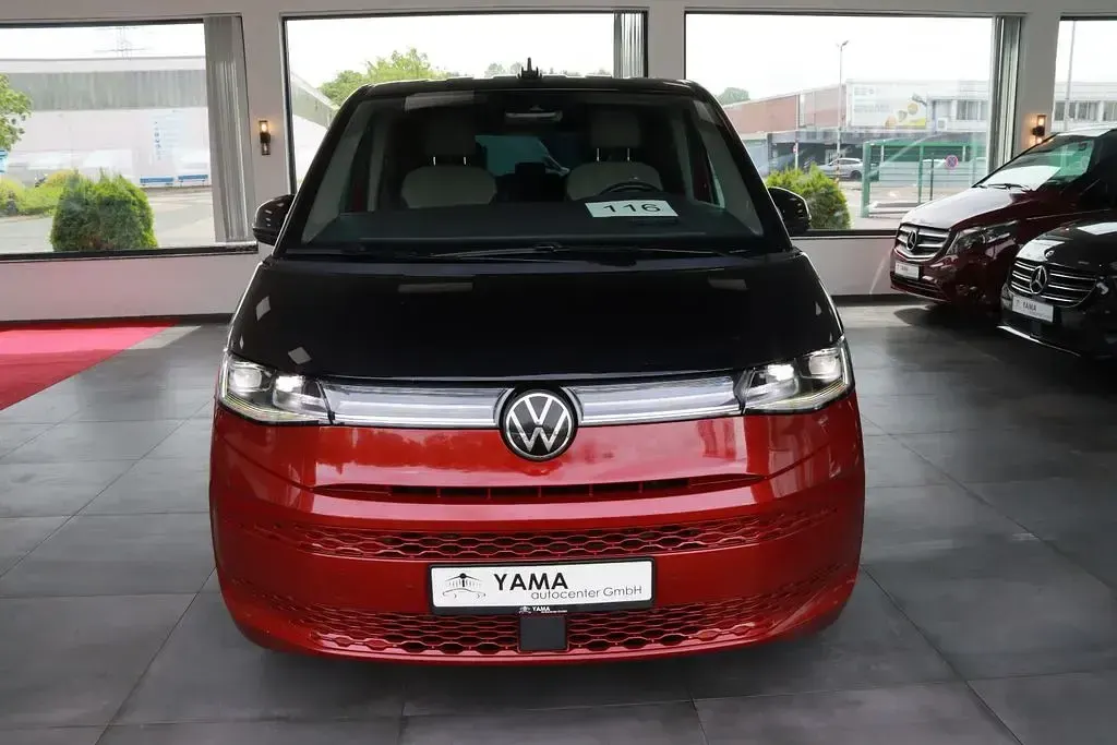 Gebraucht VW Multivan Style 150 PS (110 kW) 2023 Rot Van / Kleinbus