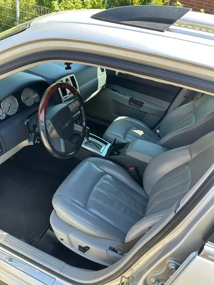 Używany Chrysler 300C 218 KM (160 kW) 2006 Srebrny Kombi