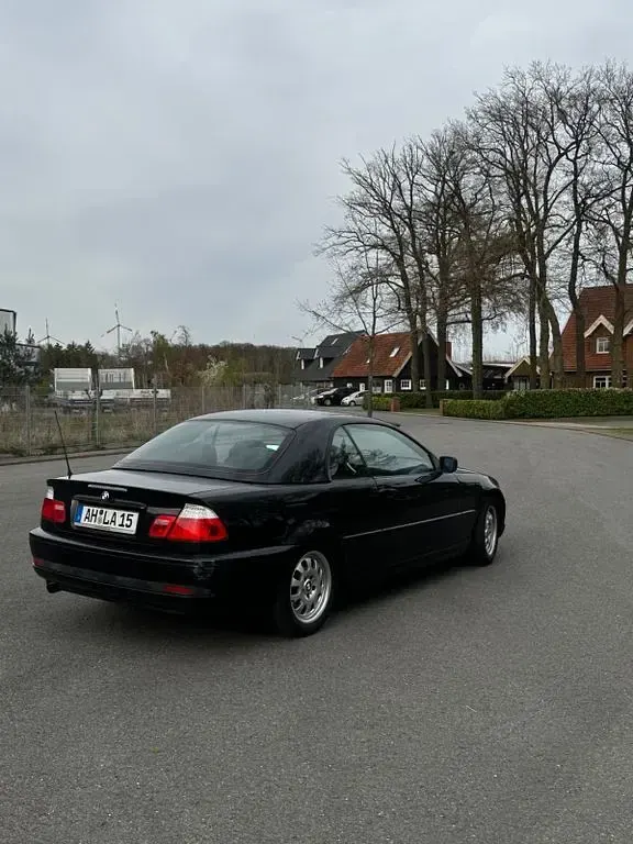 Gebraucht BMW 318 Cabriolet 143 PS (105 kW) 2004 Schwarz Cabrio