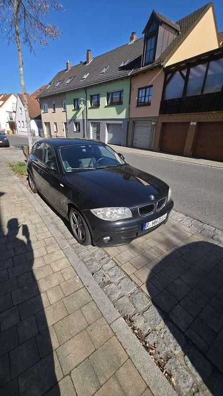 Gebraucht BMW 118 122 PS (89 kW) 2005 Schwarz Kleinwagen