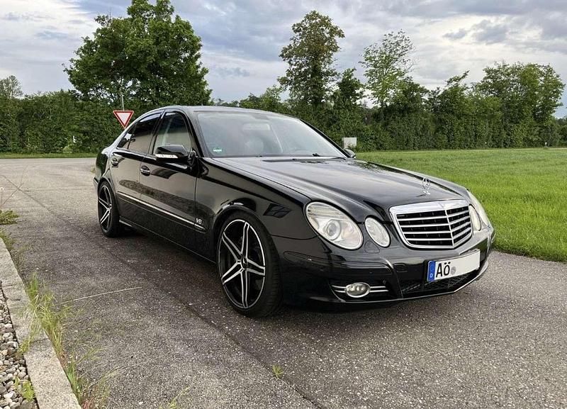 Gebraucht Mercedes E500 Avantgarde 387 PS (284 kW) 2007 Schwarz Limousine