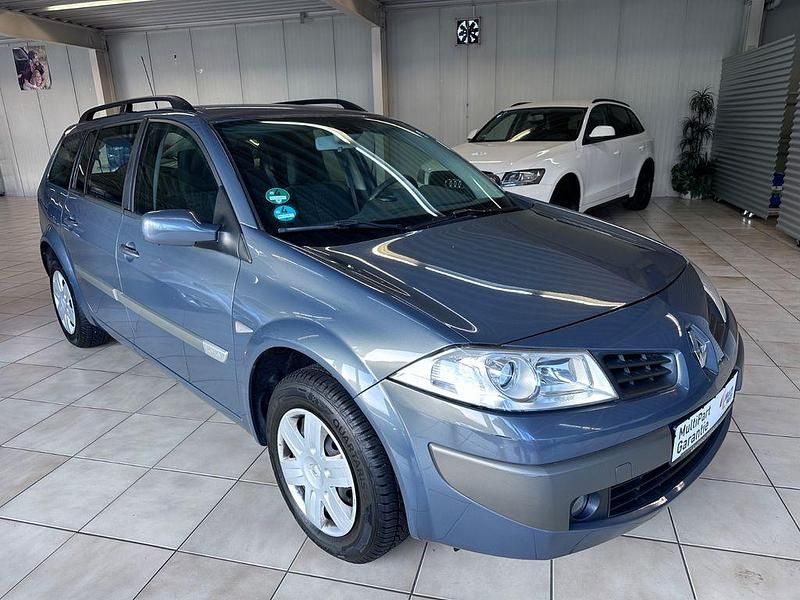 Grau Gebraucht 2006 Renault Mégane II Limousine | 3.890 € (Etwas zu teuer) - Bild 1/4