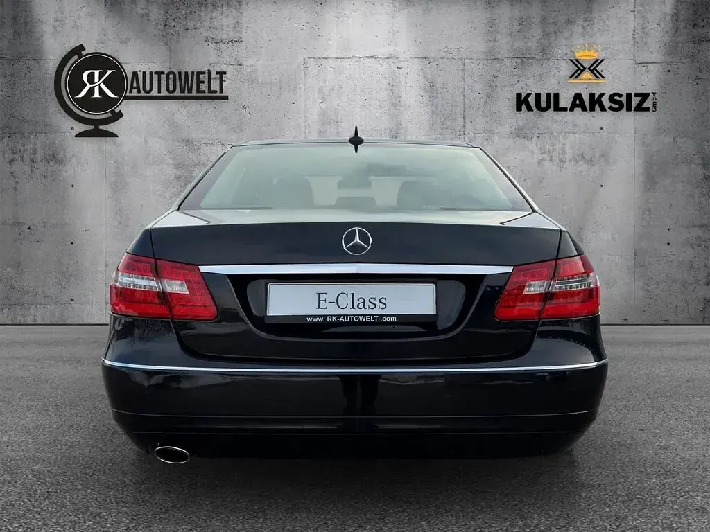Gebraucht Mercedes E200 Avantgarde 184 PS (135 kW) 2010 Obsidianschwarz Limousine