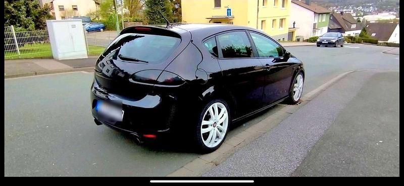 Violet Gebraucht 2007 Cupra Leon Kleinwagen | 7.500 € - Bild 1/4