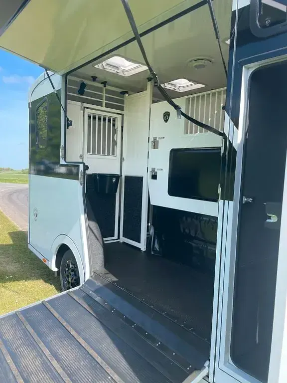 Nowe Renault Master 165 KM (121 kW) 2026 Biały Minivan