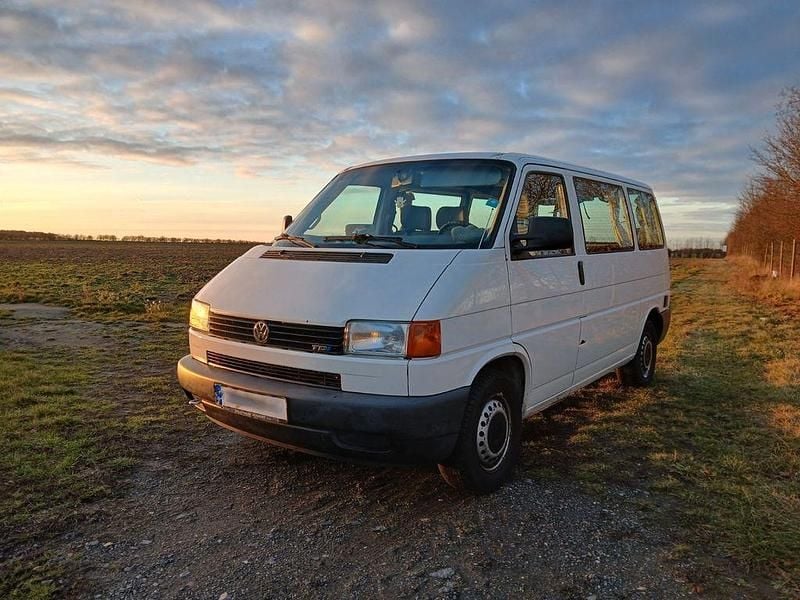 Weiß Gebraucht 2002 VW T4 Van | 3.000 € (Guter Preis) - Bild 1/4