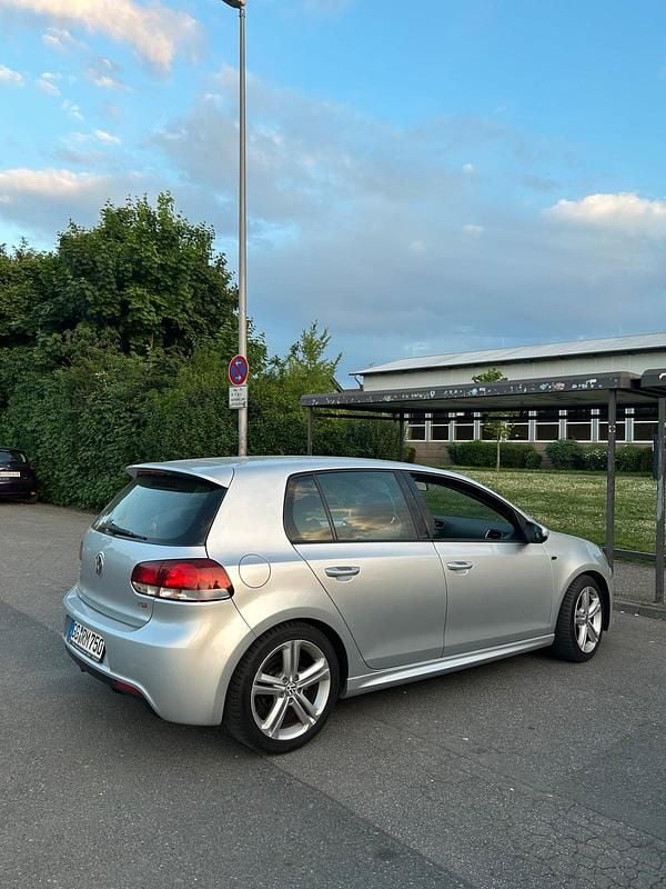 Silber Gebraucht 2010 VW Golf VI R-line Limousine | 5.500 € (Fairer Preis) - Bild 1/4
