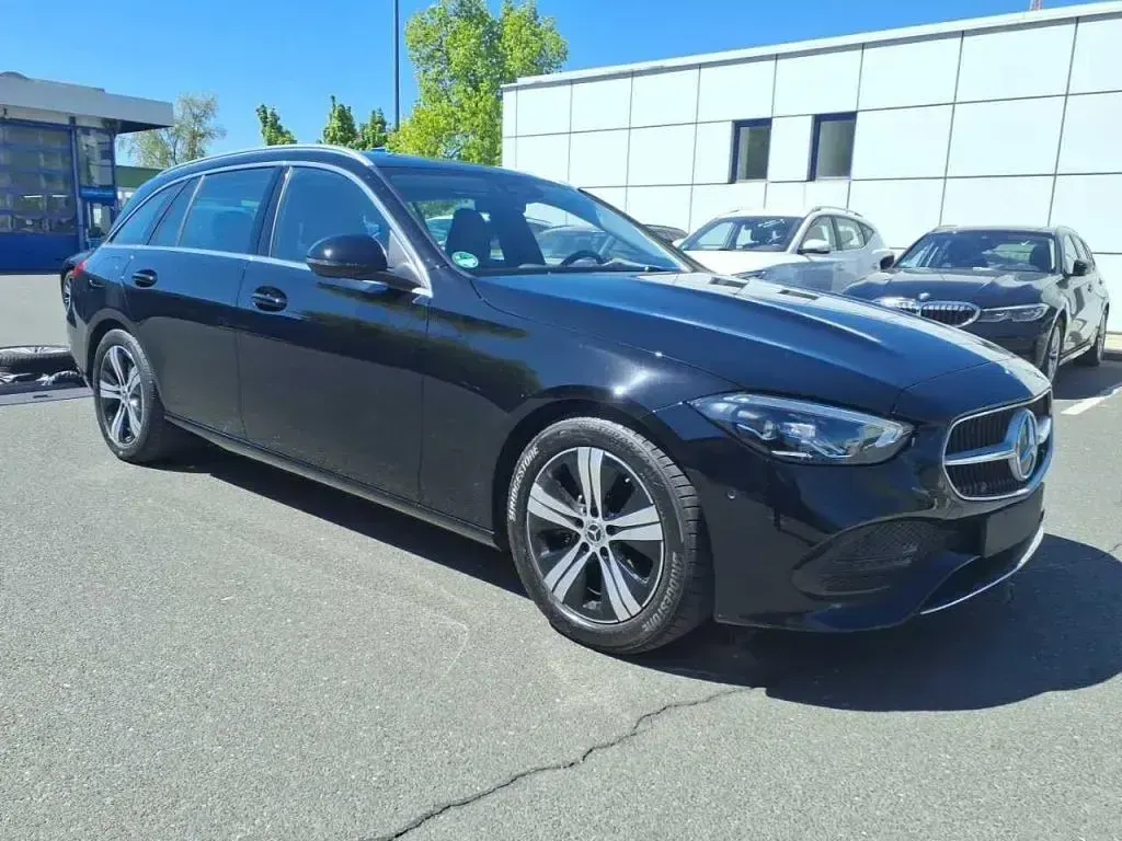 Gebraucht Mercedes 200 Avantgarde 163 PS (119 kW) 2025 Schwarz  unilack Kombi