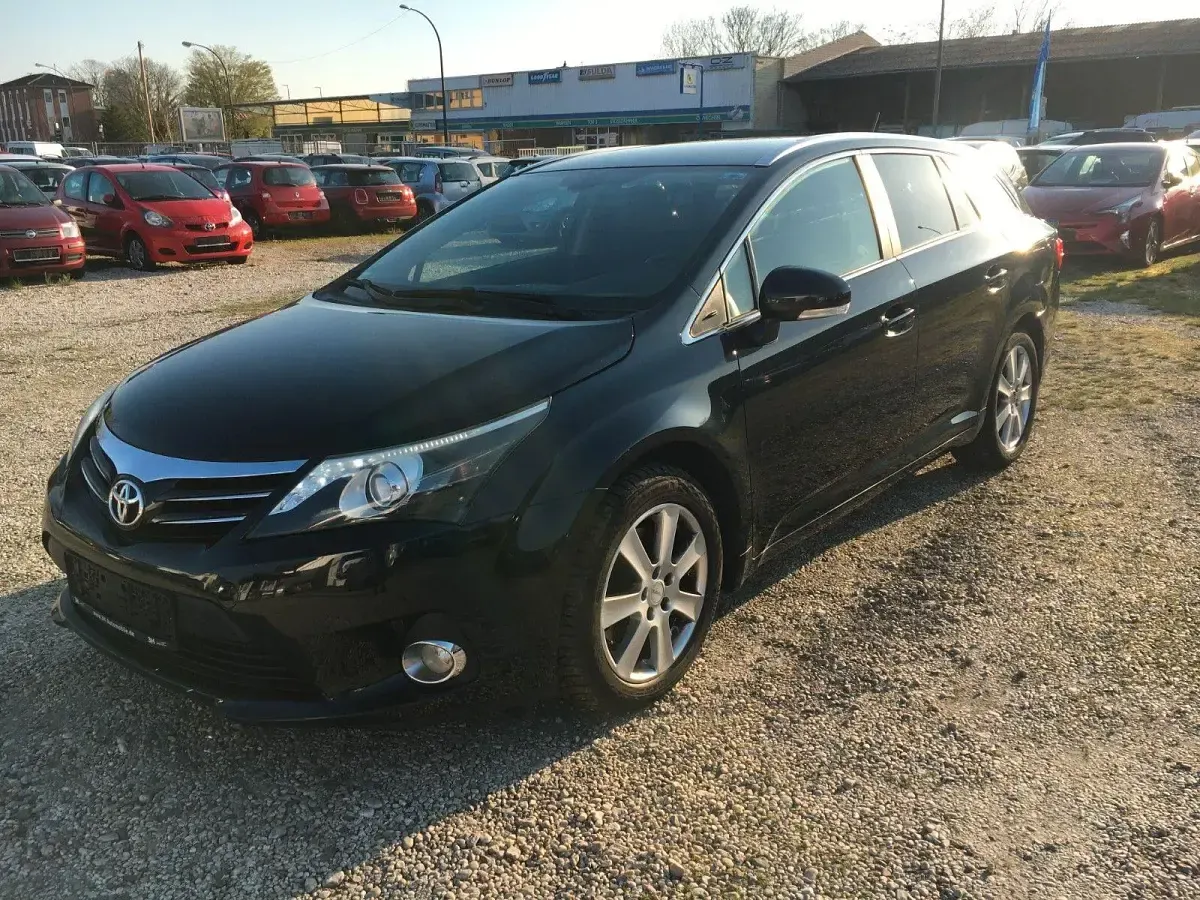 Gebraucht Toyota Avensis Edition 150 PS (110 kW) 2013 Kombi