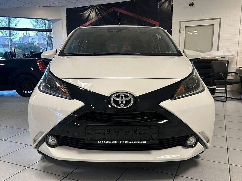 Gebraucht Toyota Aygo Edition-S 69 PS (50 kW) 2017 Weiß Kleinwagen