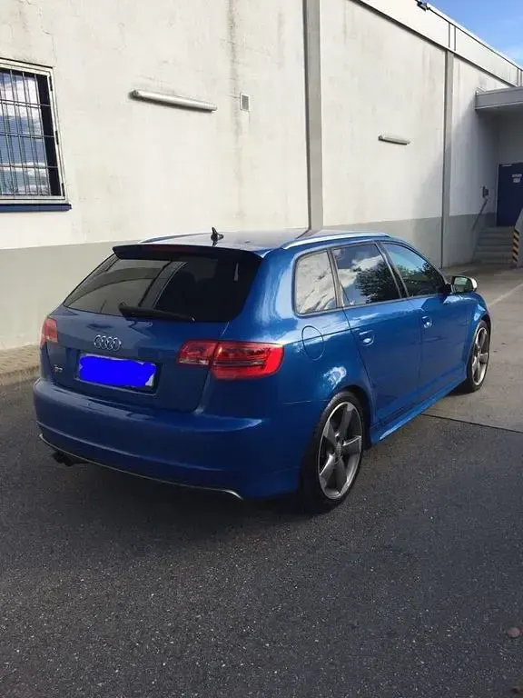 Gebraucht Audi S3 Sportback Sport 265 PS (194 kW) 2011 Blau Kleinwagen