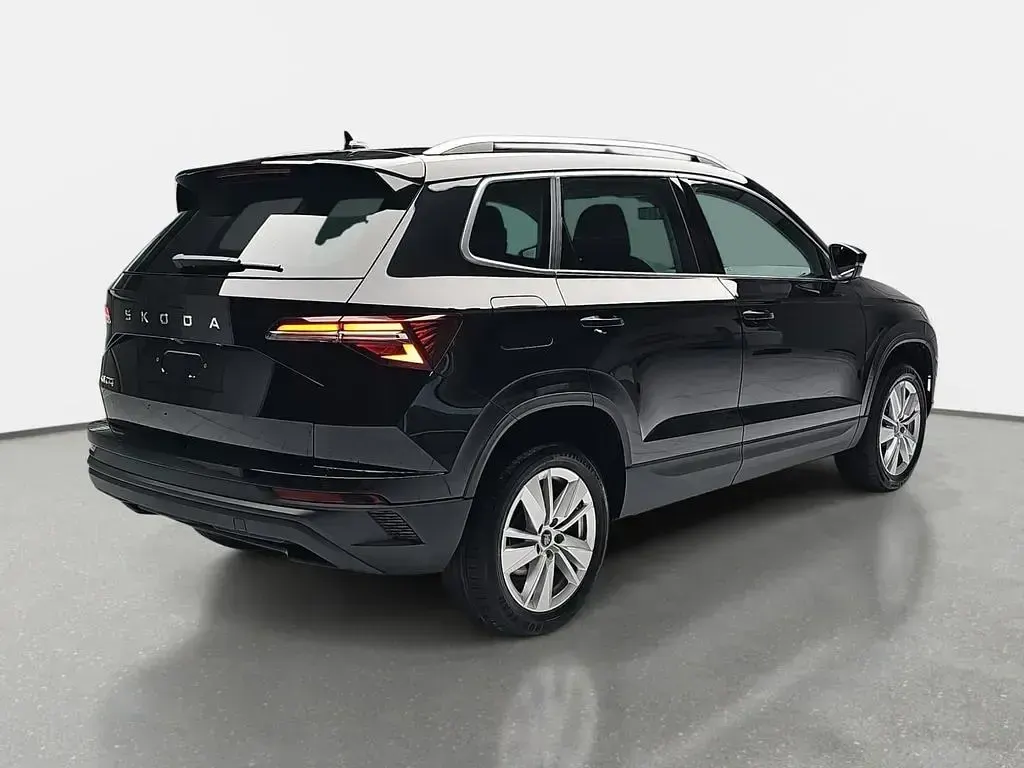 Neu Skoda Karoq Drive 150 PS (110 kW) 2026 Schwarz SUV