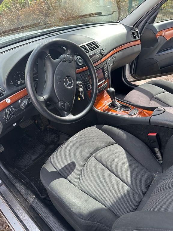 Gebraucht Mercedes E200 184 PS (135 kW) 2008 Silber Limousine