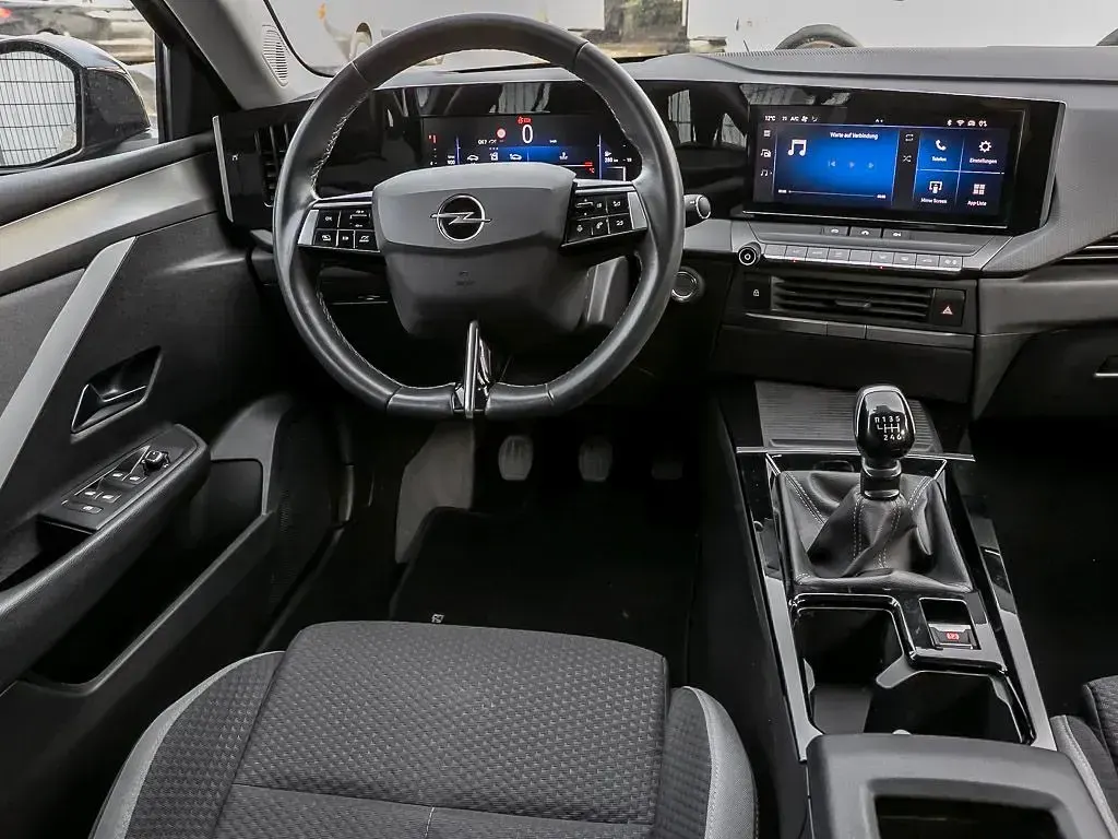Gebraucht Opel Astra Edition 110 PS (80 kW) 2023 Gelb Limousine