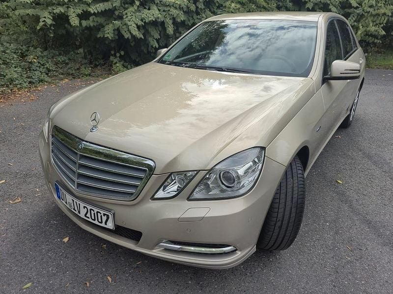Gebraucht 2010 Mercedes E200 Limousine | 13.900 € (Fairer Preis) - Bild 1/4