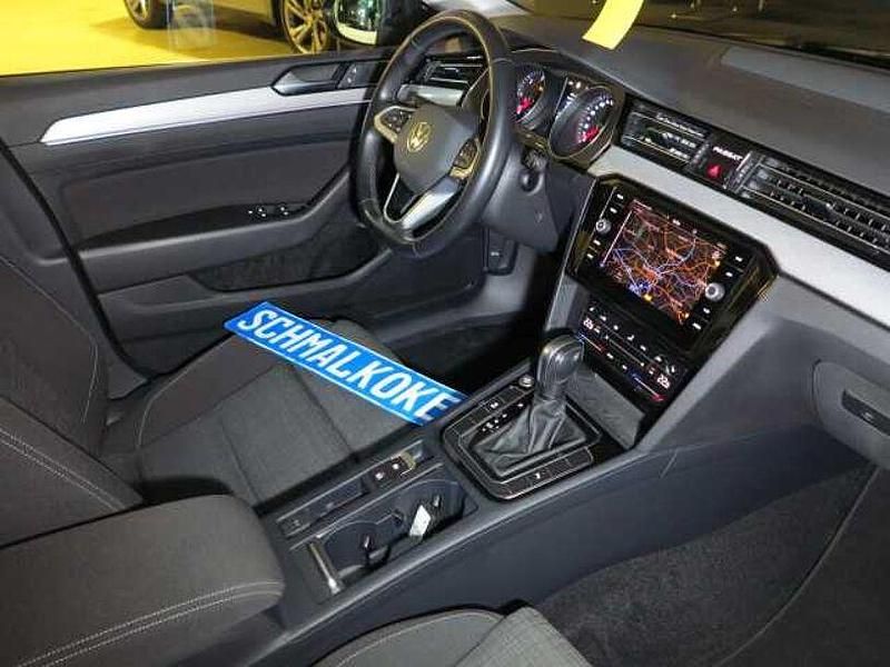 Gebraucht VW Passat Business 150 PS (110 kW) 2022 Deep black pearlescent (metallic) Kombi