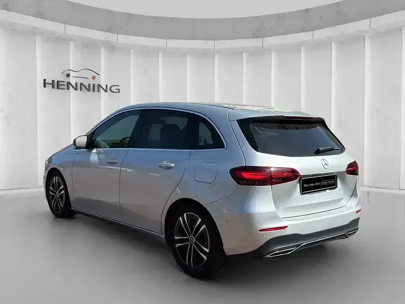 Gebraucht Mercedes B200 Progressive 150 PS (110 kW) 2023 Silber Kleinwagen
