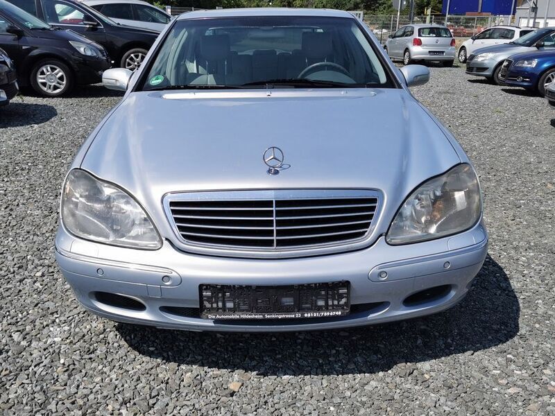 Blau metallic Gebraucht 1998 Mercedes S320 Limousine | 2.550 € - Bild 1/4